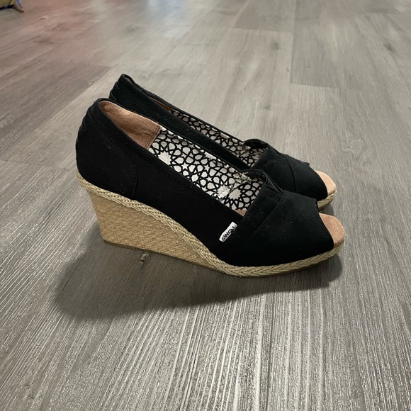 Toms | NWT black canvas wedges - Picture 2 of 4